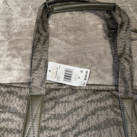 Michael Kors Black Signature Print Crossgrain  Multi Compartment Bag Purse - Picture 5 of 11